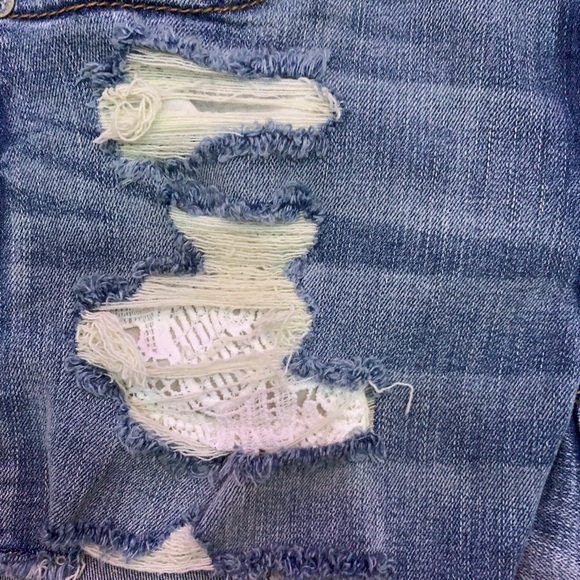 American Eagle Lightwash Jean Shorts - Picture 7 of 7